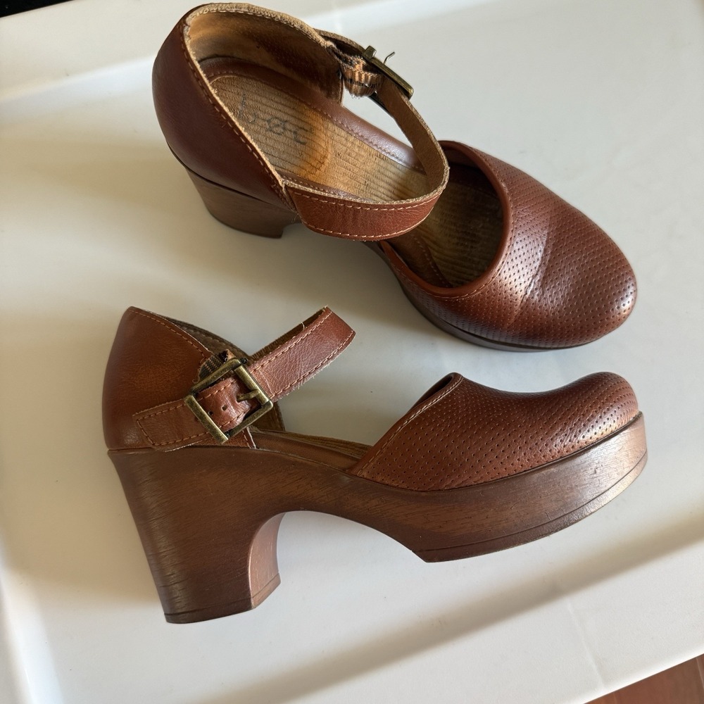 B.O.C Born Gia Womens 6M Brown Closed Toe Mary Jane Platform Clogs Shoe EUC